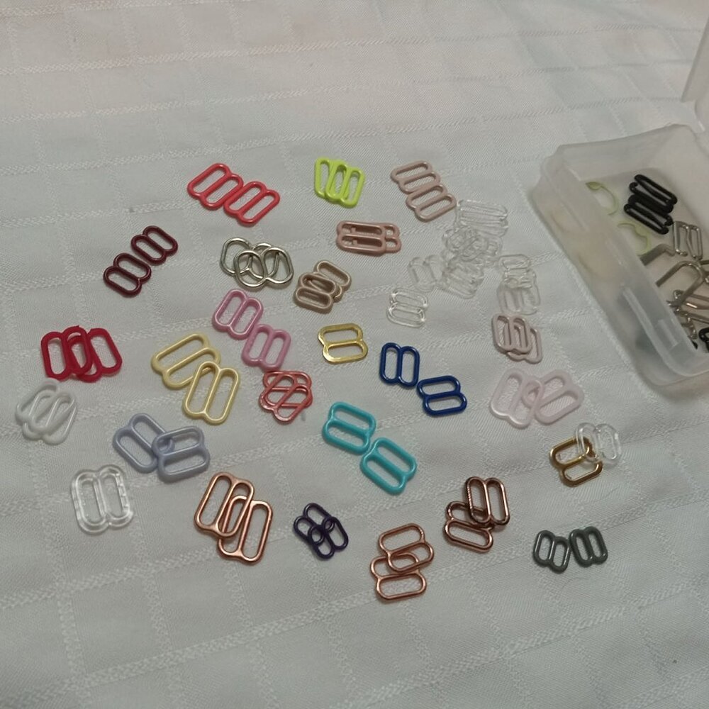 35 pairs of colored fasteners for jewelry, bras, and swimsuits